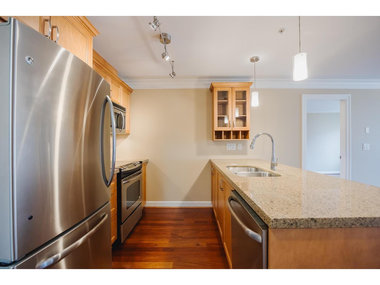 305 15357 Roper Avenue, White Rock, British Columbia  V4B 2G2 - Photo 8 - R3059514