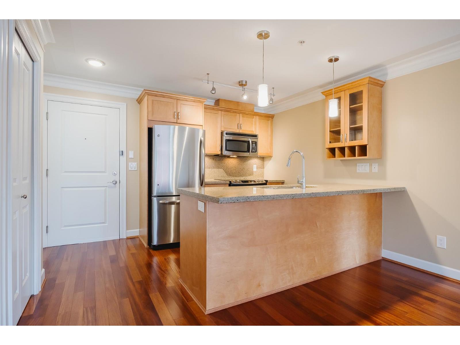 305 15357 Roper Avenue, White Rock, British Columbia  V4B 2G2 - Photo 9 - R3059514