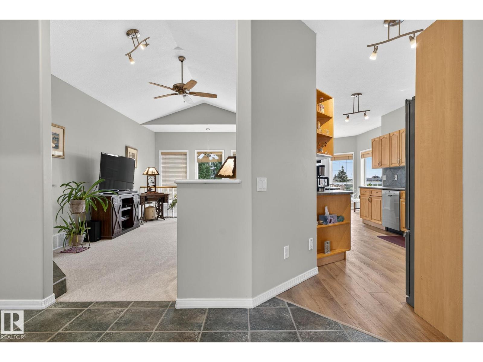 576 Glenwright Cr Nw, Edmonton, Alberta  T5P 4E6 - Photo 10 - E4464316