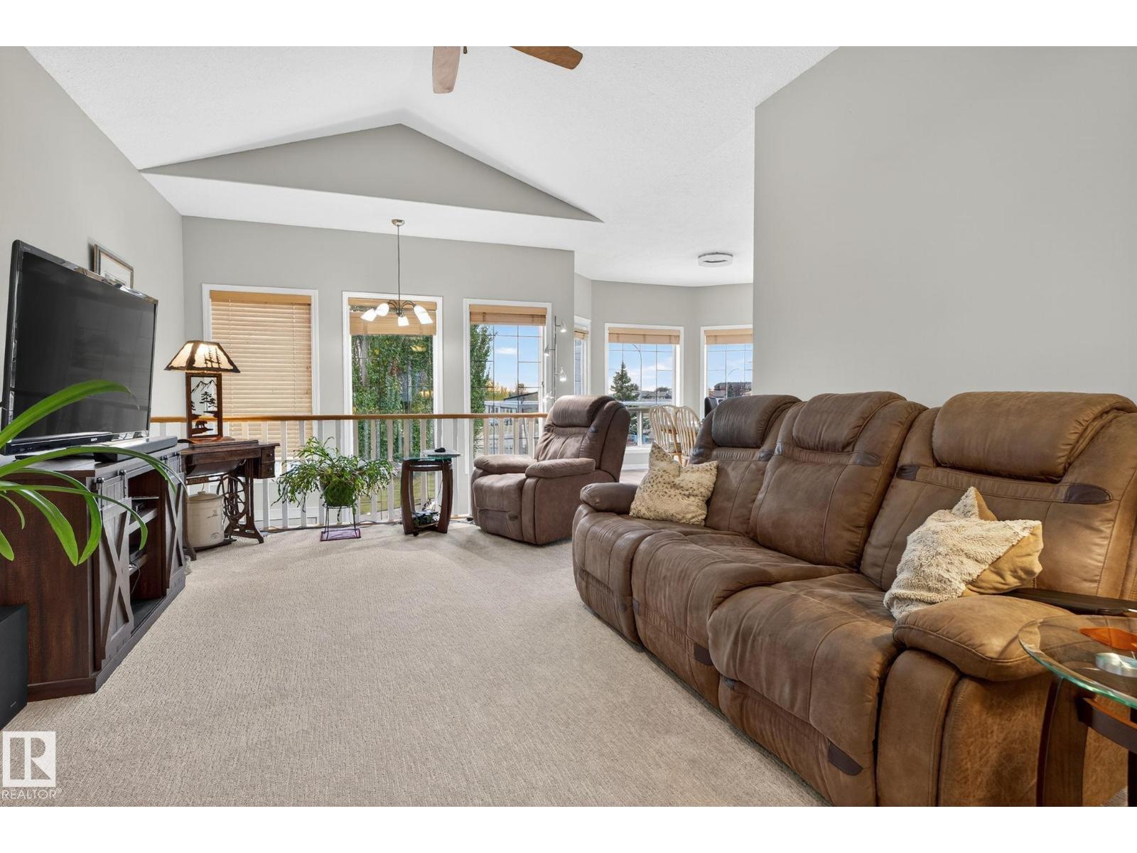 576 Glenwright Cr Nw, Edmonton, Alberta  T5P 4E6 - Photo 12 - E4464316