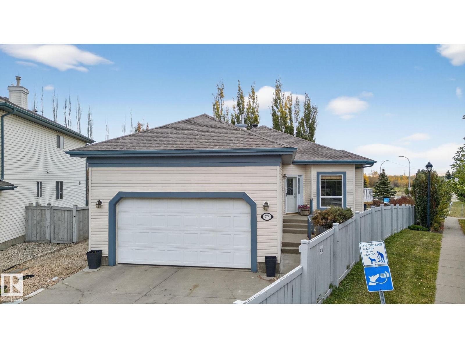 576 Glenwright Cr Nw, Edmonton, Alberta  T5P 4E6 - Photo 2 - E4464316