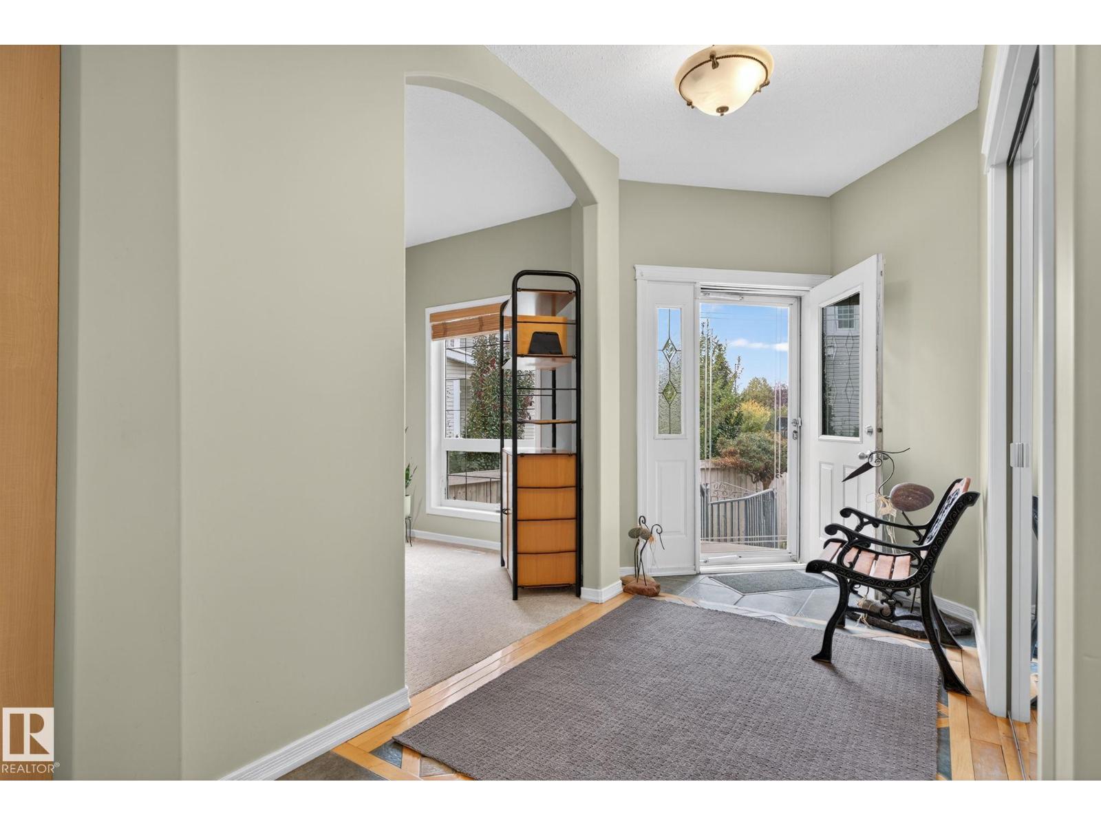 576 Glenwright Cr Nw, Edmonton, Alberta  T5P 4E6 - Photo 6 - E4464316