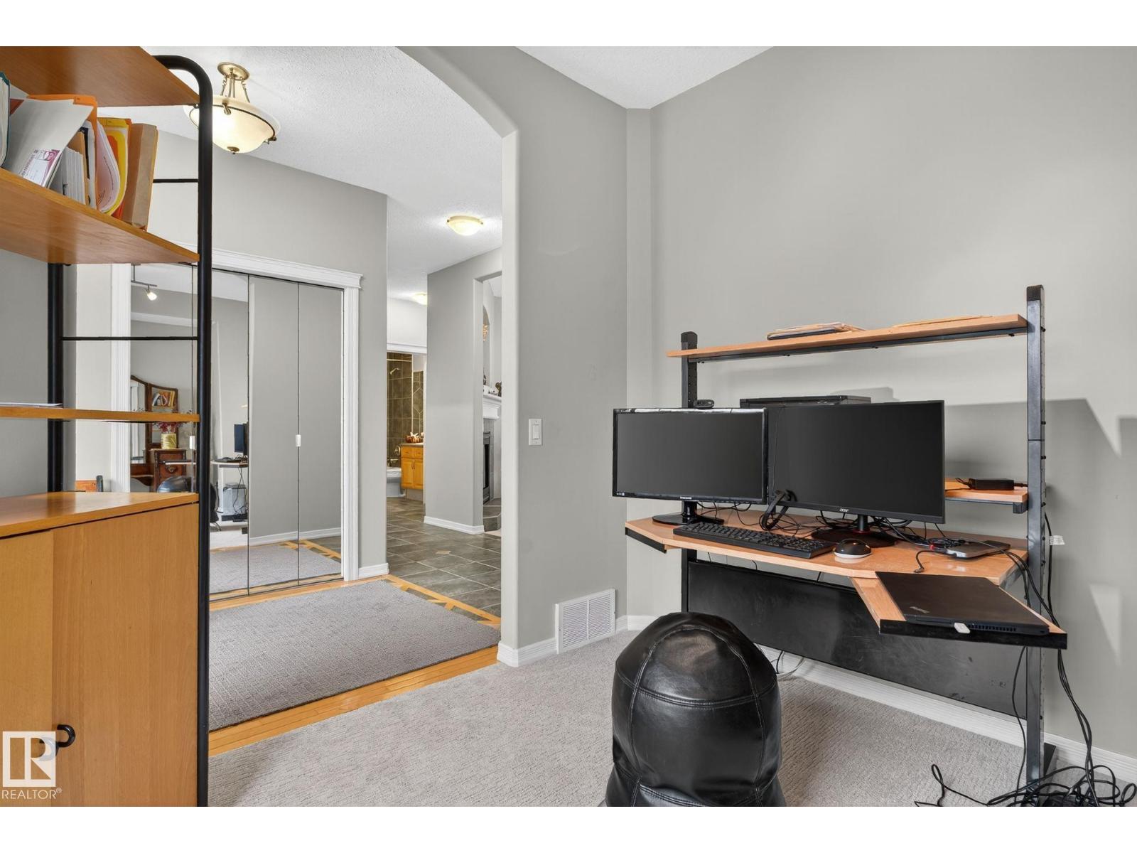 576 Glenwright Cr Nw, Edmonton, Alberta  T5P 4E6 - Photo 7 - E4464316