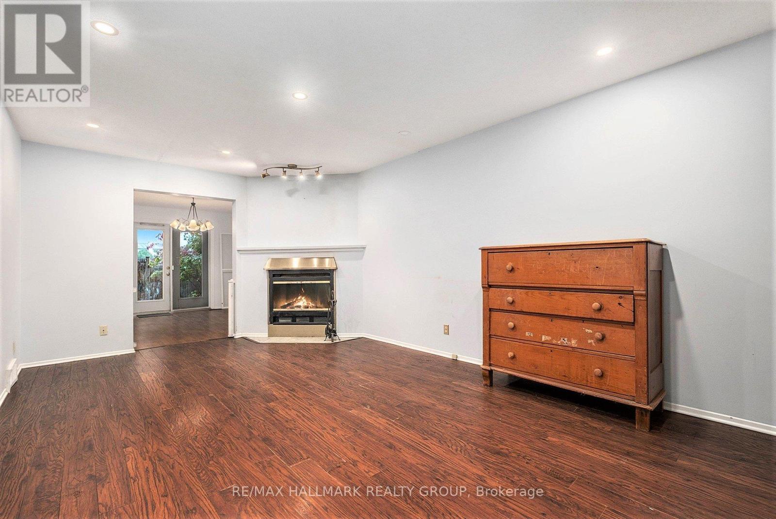 34 - 46 A Medhurst Drive, Ottawa, Ontario  K2G 4V2 - Photo 6 - X12498148