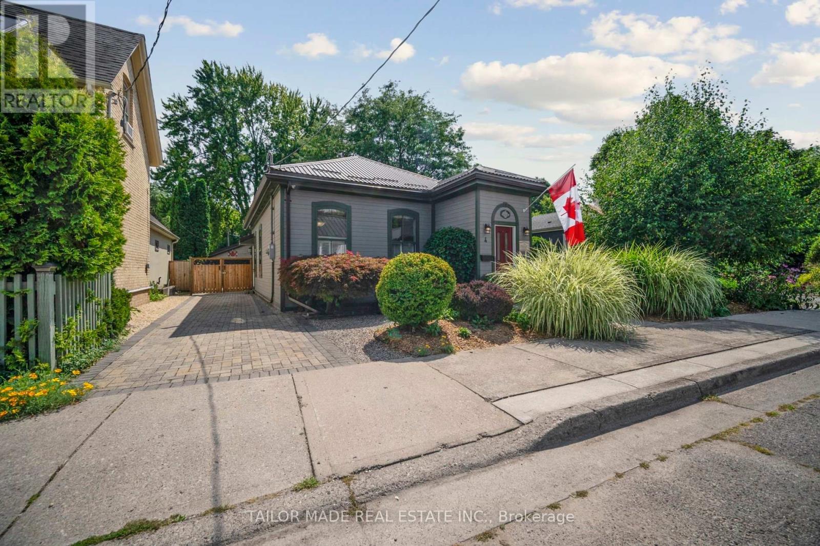 4 LESLIE STREET, London North, Ontario