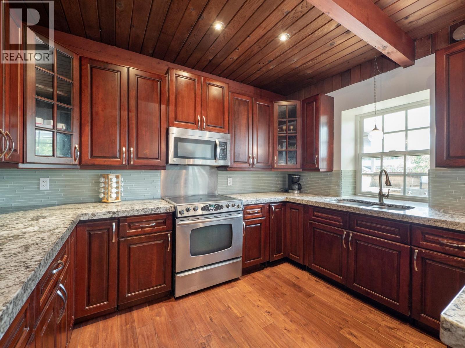 430 Aldersprings Road, Gibsons, British Columbia  V0N 1V0 - Photo 4 - R3063764