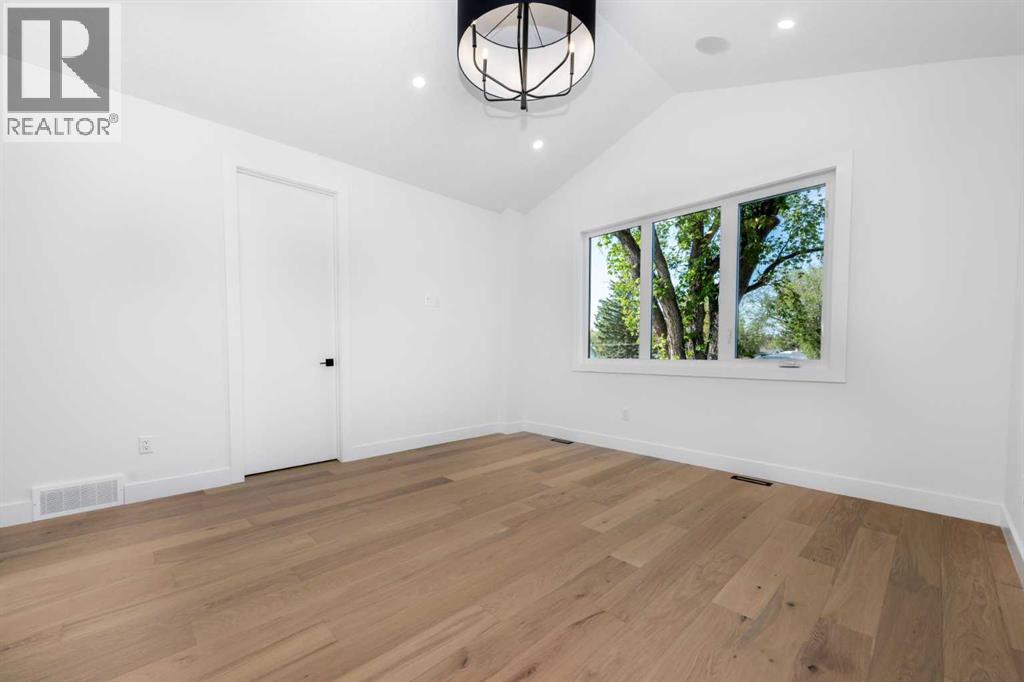 13 Hartford Place Nw, Calgary, Alberta  T2K 2A9 - Photo 30 - A2243575