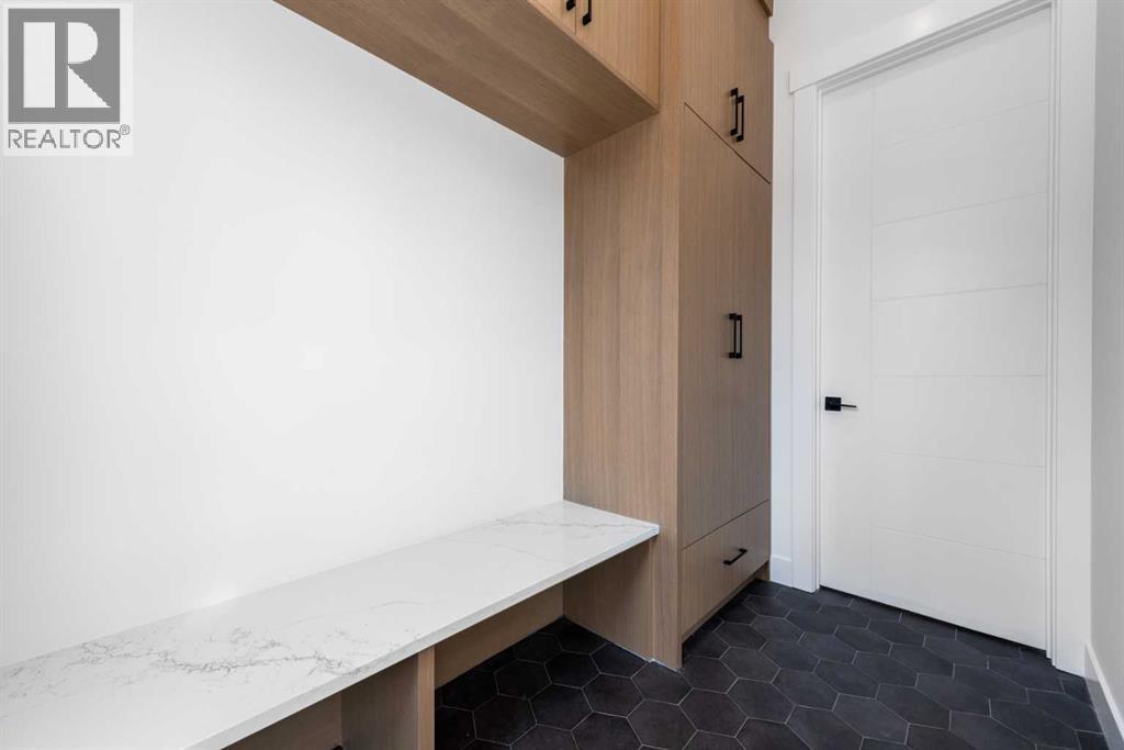 13 Hartford Place Nw, Calgary, Alberta  T2K 2A9 - Photo 19 - A2243575