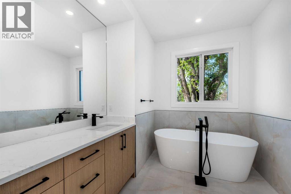 13 Hartford Place Nw, Calgary, Alberta  T2K 2A9 - Photo 21 - A2243575