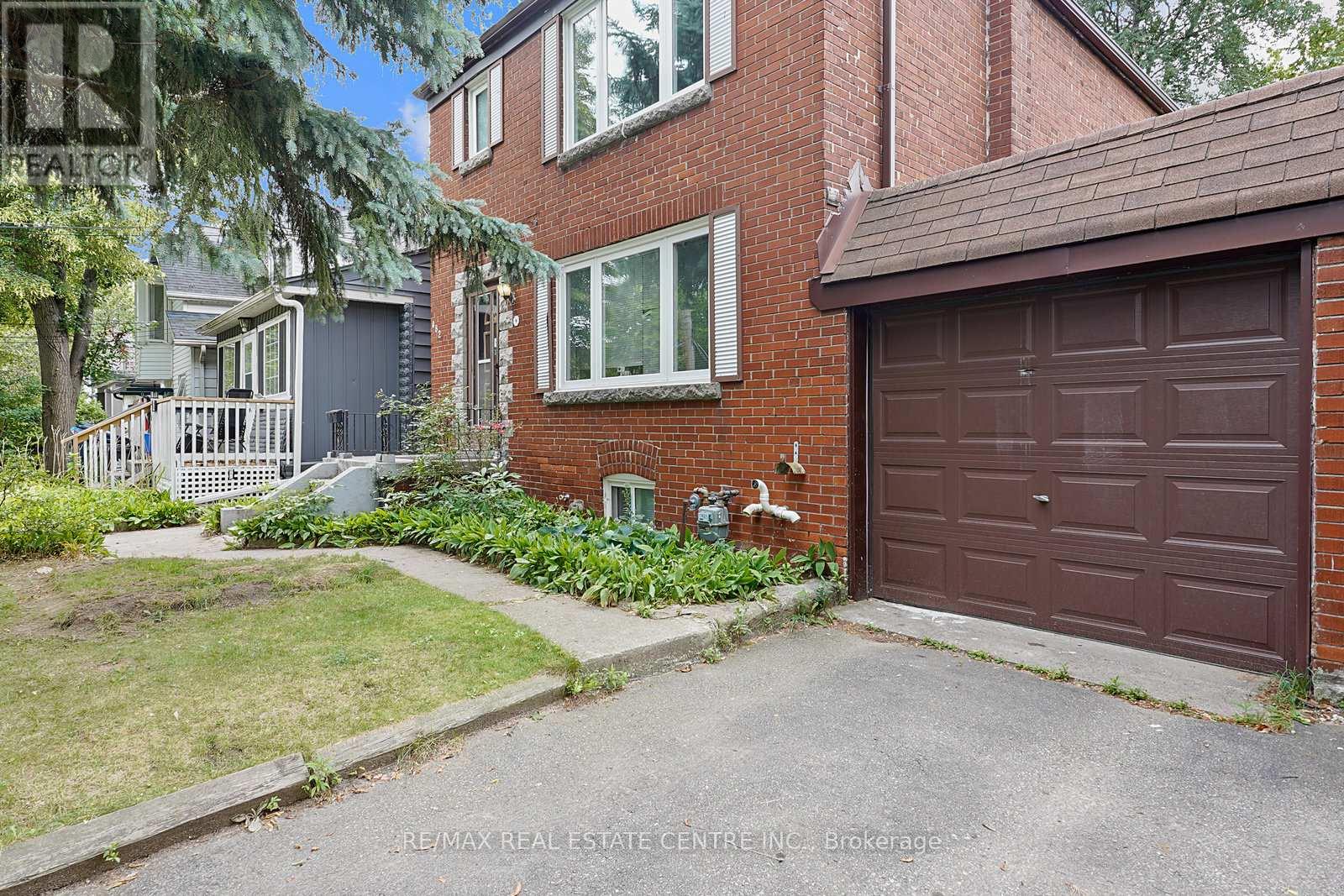Lower - 482 Rhodes Avenue, Toronto, Ontario  M4L 3A5 - Photo 4 - E12498164