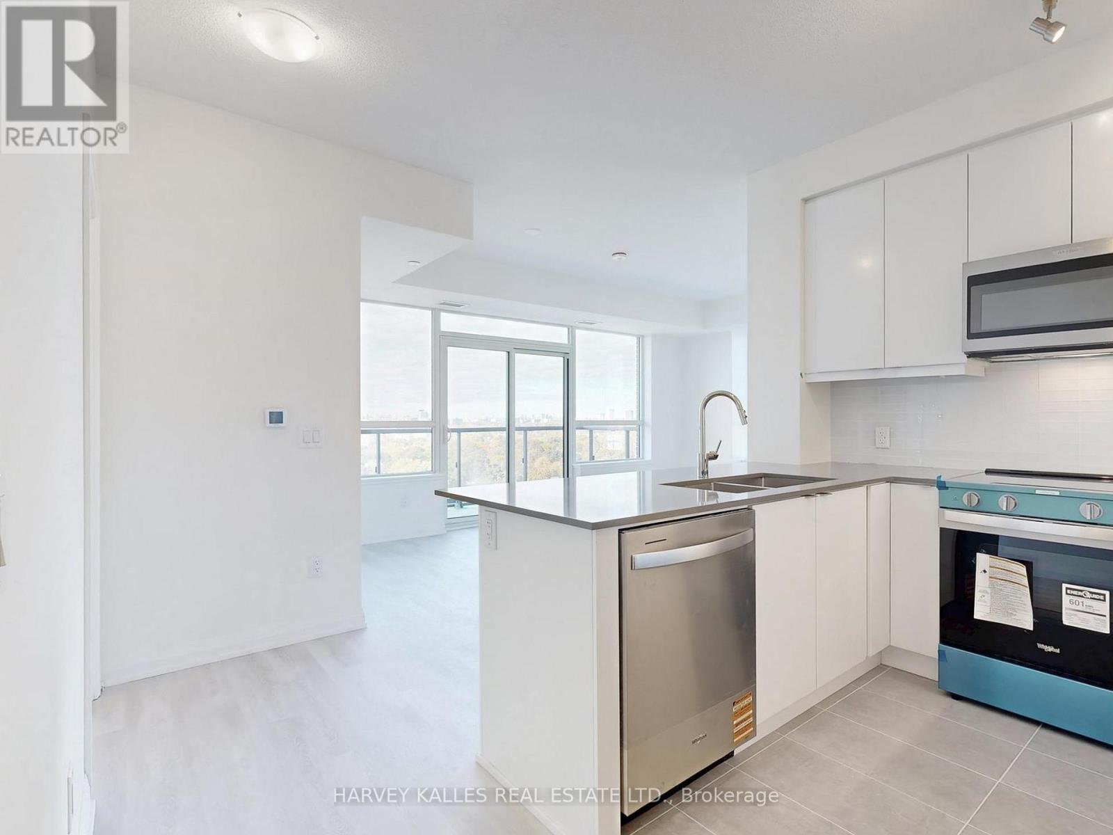 1402 - 3260 Sheppard Avenue E, Toronto, Ontario  M1T 3K3 - Photo 17 - E12498168