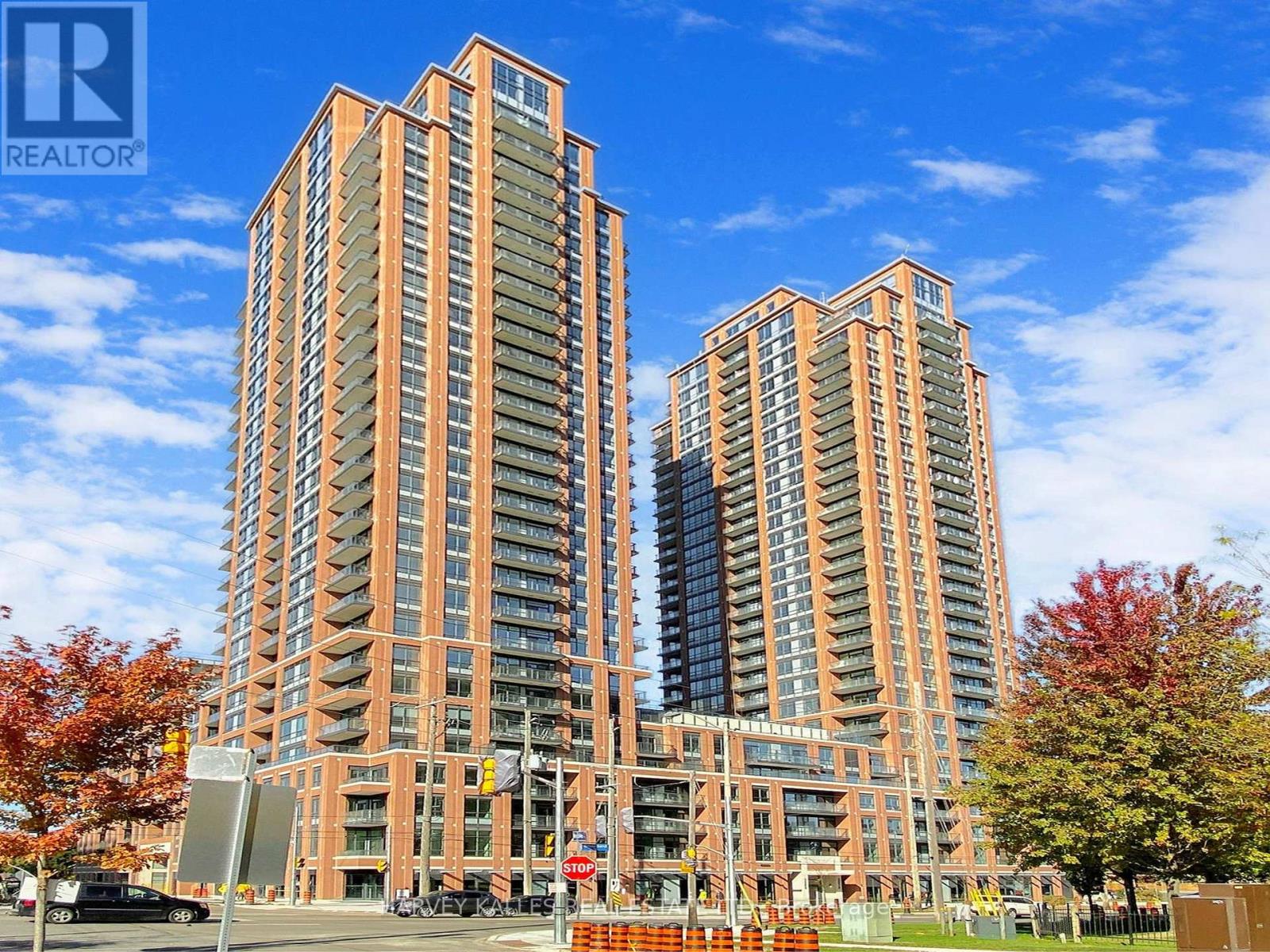 1402 - 3260 Sheppard Avenue E, Toronto, Ontario  M1T 3K3 - Photo 2 - E12498168