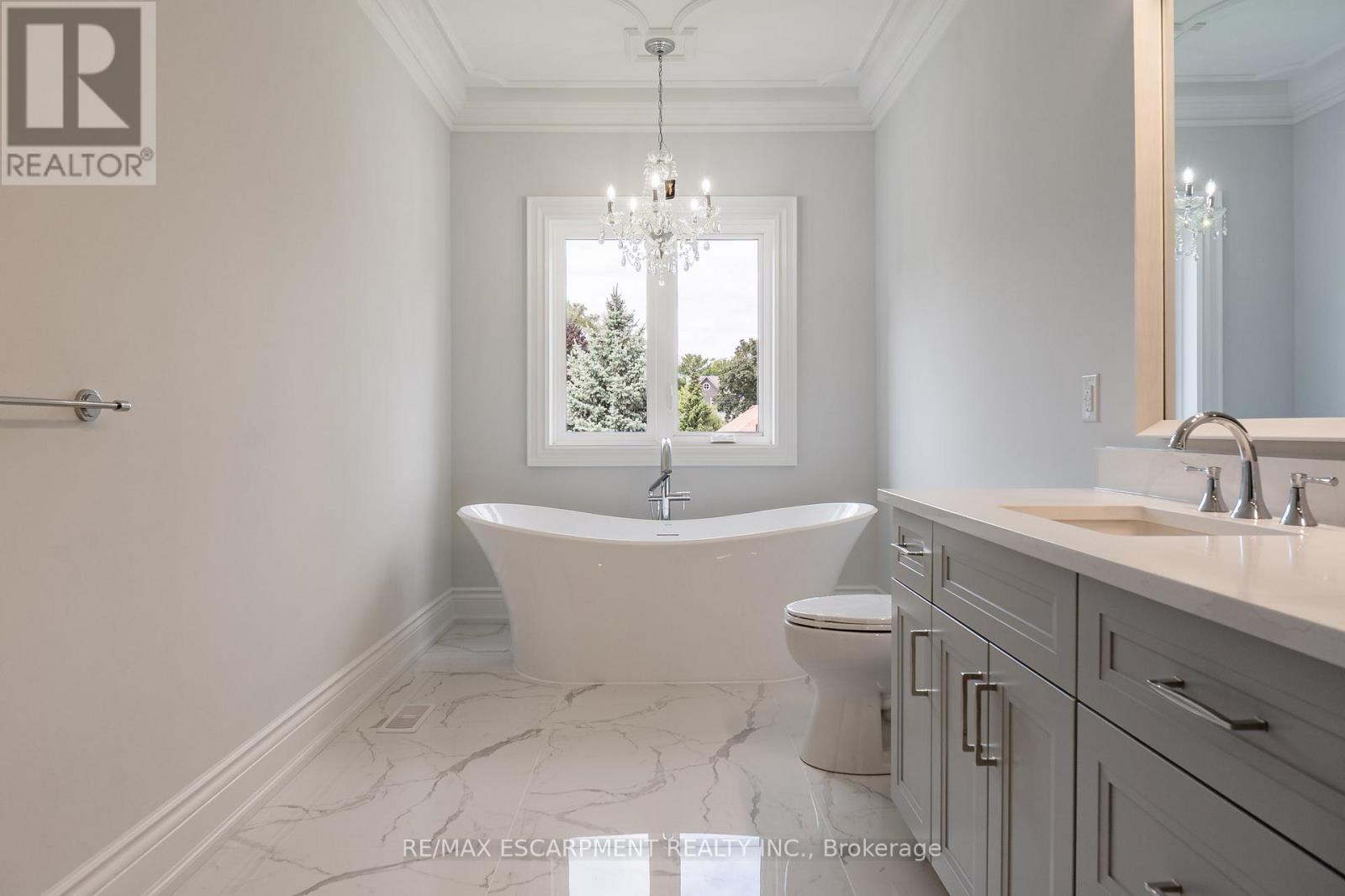 31 Bayside Court, Burlington, Ontario  L7T 1M8 - Photo 21 - W12469713