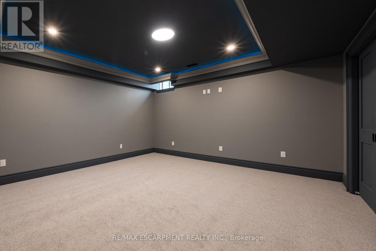 31 Bayside Court, Burlington, Ontario  L7T 1M8 - Photo 35 - W12469713