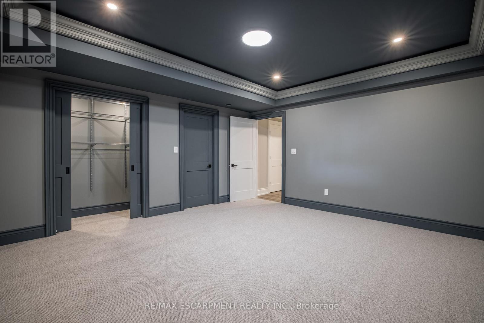 31 Bayside Court, Burlington, Ontario  L7T 1M8 - Photo 36 - W12469713