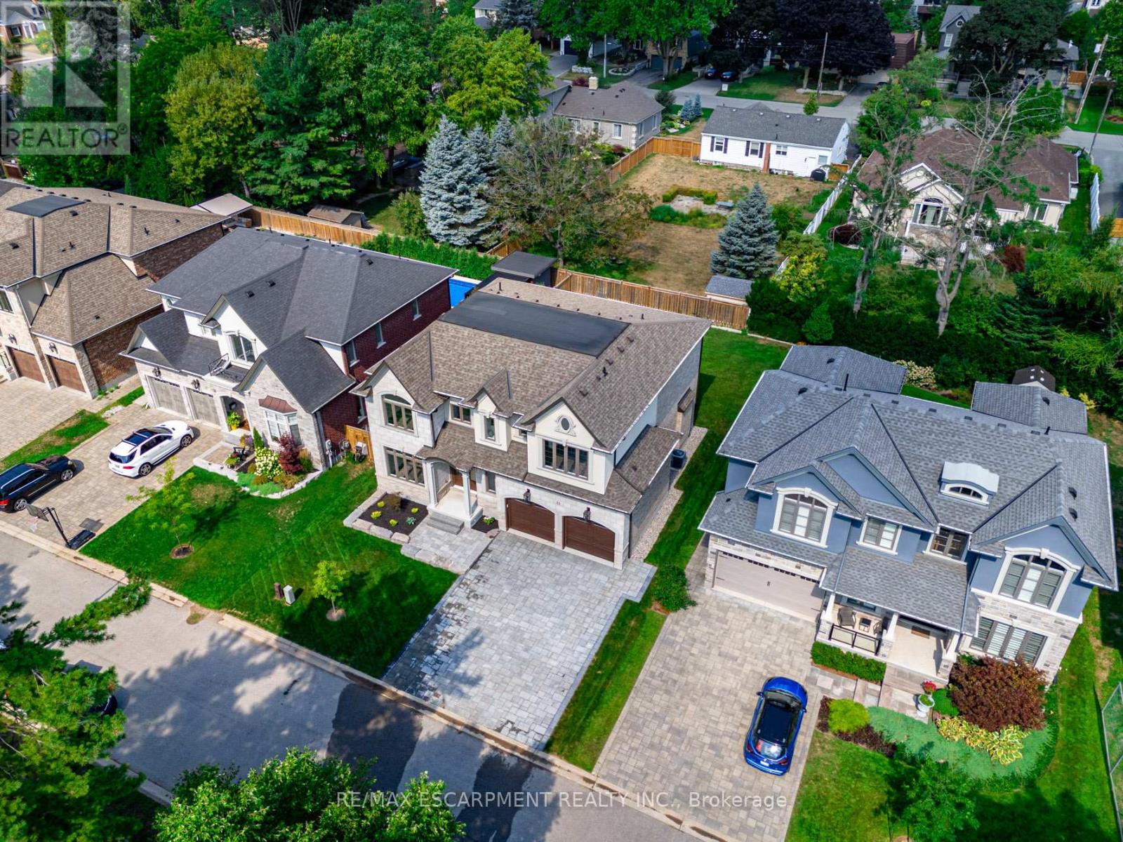 31 Bayside Court, Burlington, Ontario  L7T 1M8 - Photo 49 - W12469713