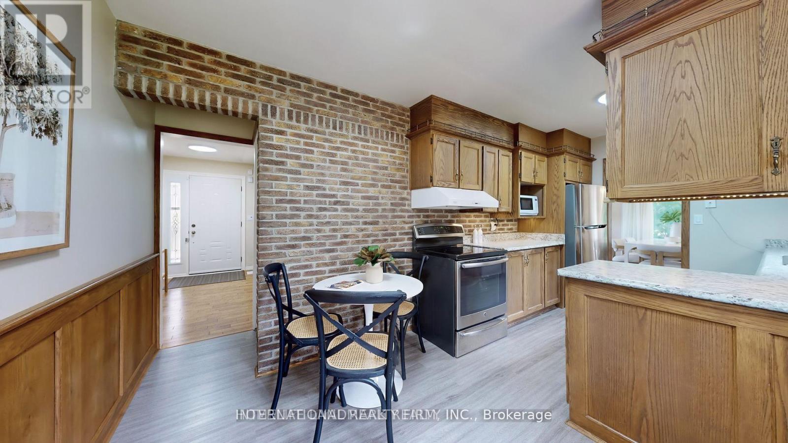 1093 Queensville Side Road, East Gwillimbury (Queensville), Ontario  L0G 1R0 - Photo 6 - N12498152