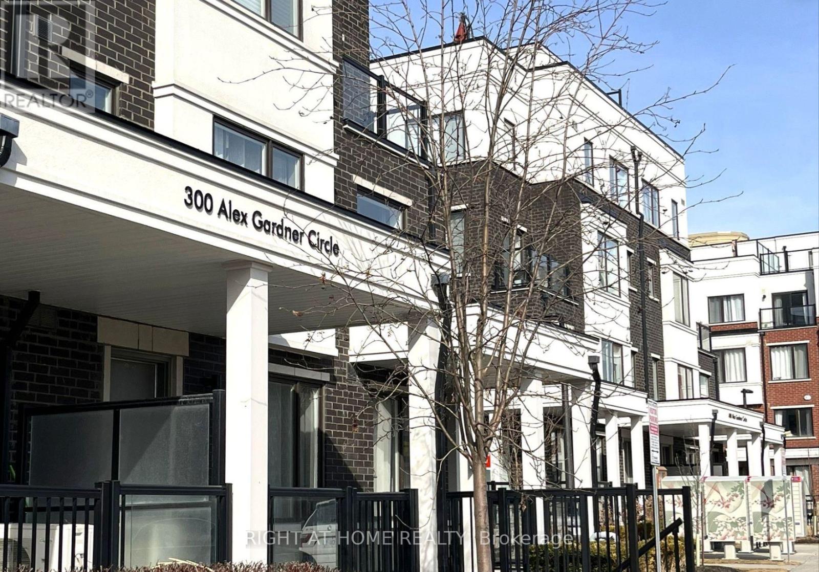 59 - 300 Alex Gardner Circle E, Aurora (Aurora Village), Ontario  L4G 3G5 - Photo 2 - N12498170