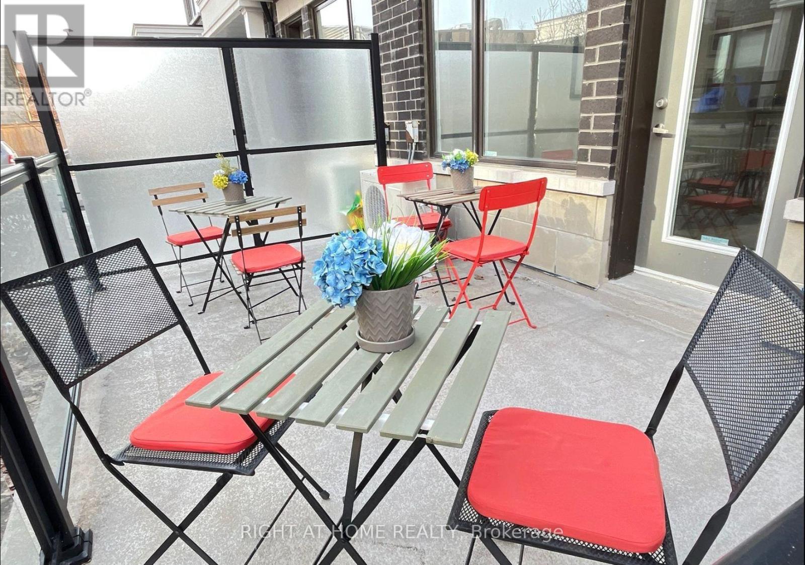 59 - 300 Alex Gardner Circle E, Aurora (Aurora Village), Ontario  L4G 3G5 - Photo 4 - N12498170