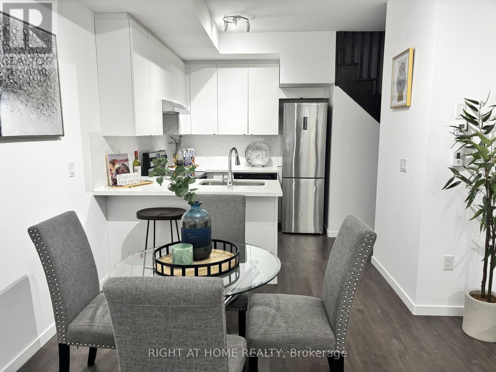 59 - 300 Alex Gardner Circle E, Aurora (Aurora Village), Ontario  L4G 3G5 - Photo 8 - N12498170