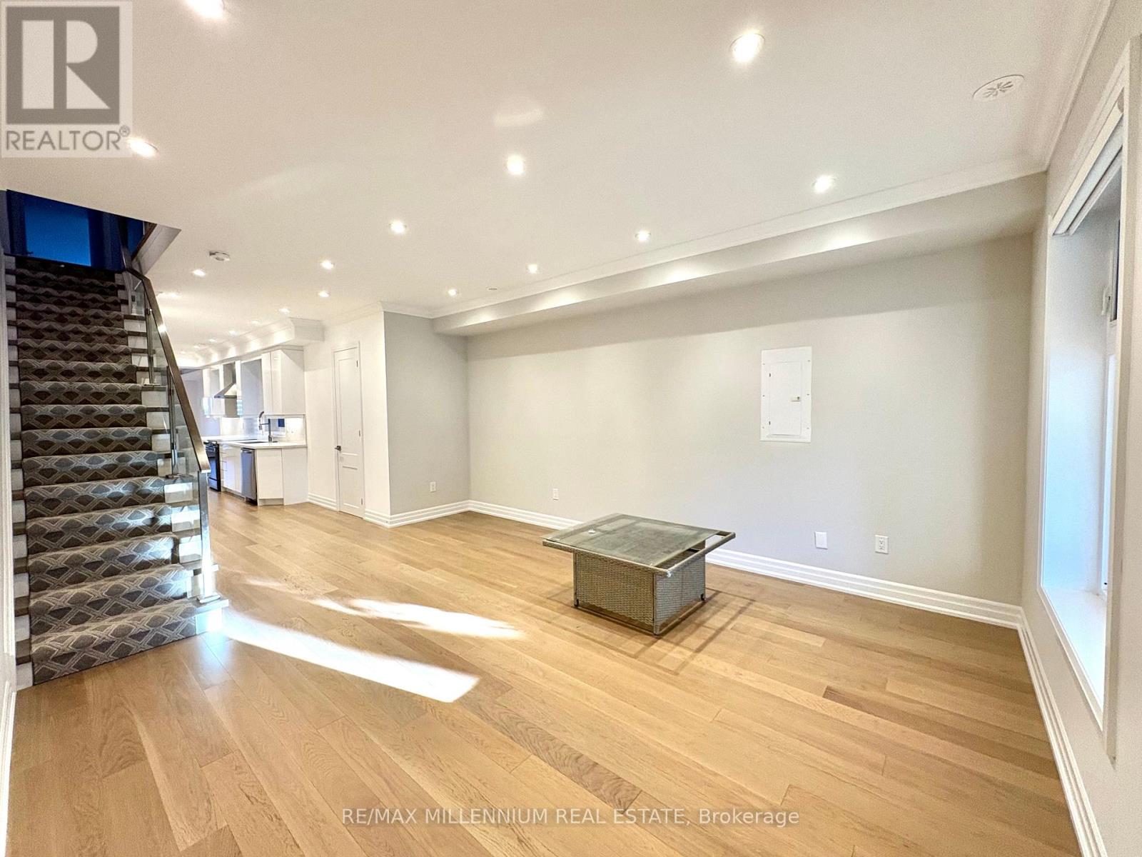 267 Symington Avenue, Toronto, Ontario  M6P 3W7 - Photo 11 - W12498154