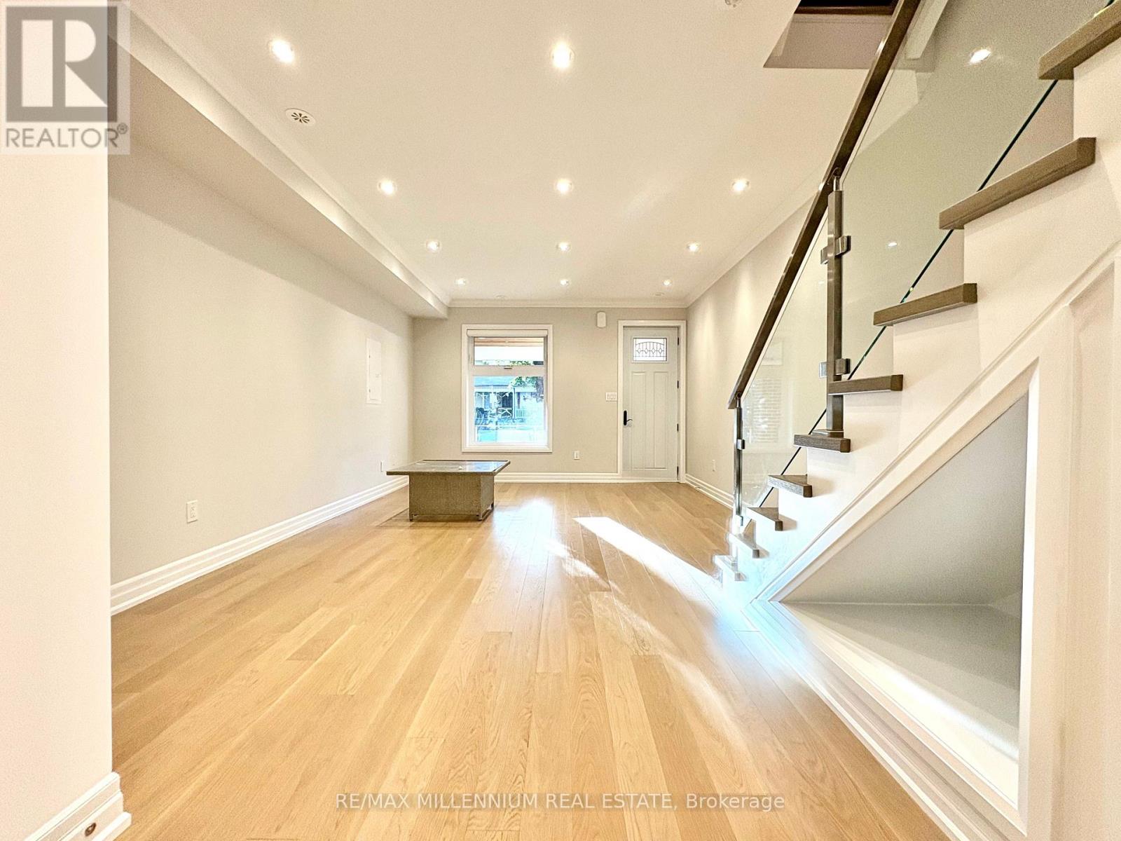 267 Symington Avenue, Toronto, Ontario  M6P 3W7 - Photo 12 - W12498154