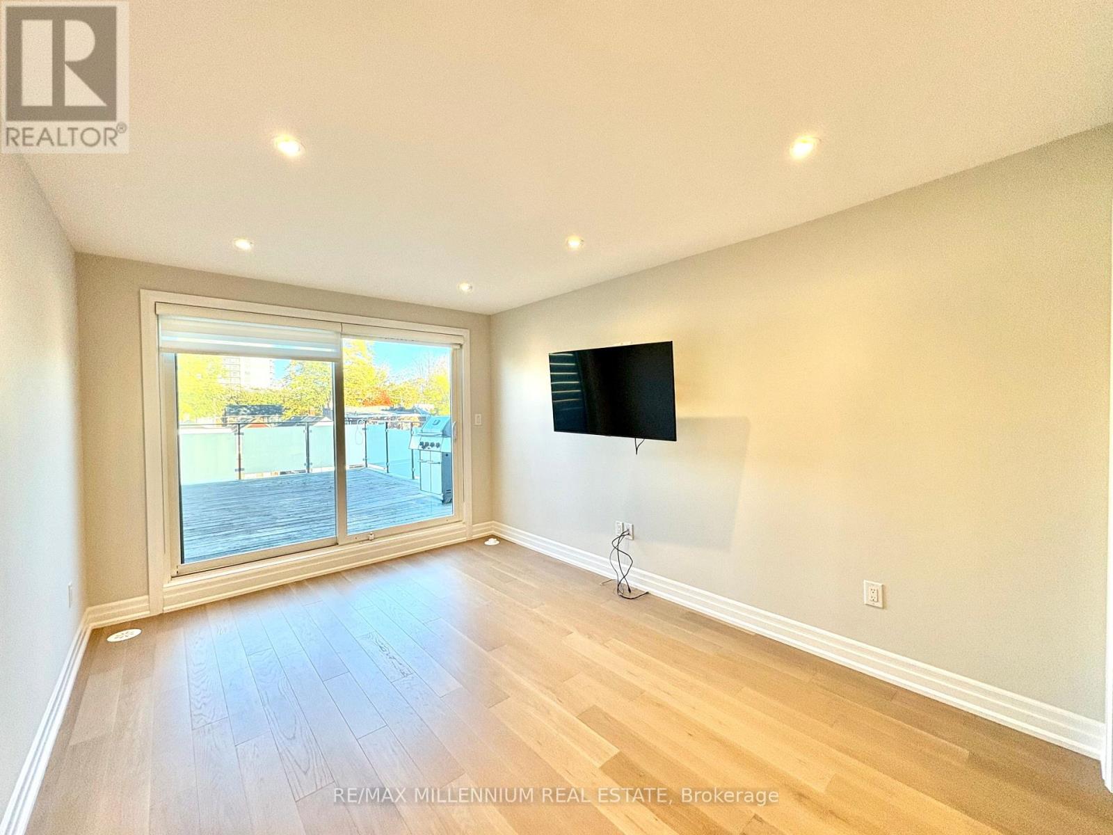 267 Symington Avenue, Toronto, Ontario  M6P 3W7 - Photo 25 - W12498154