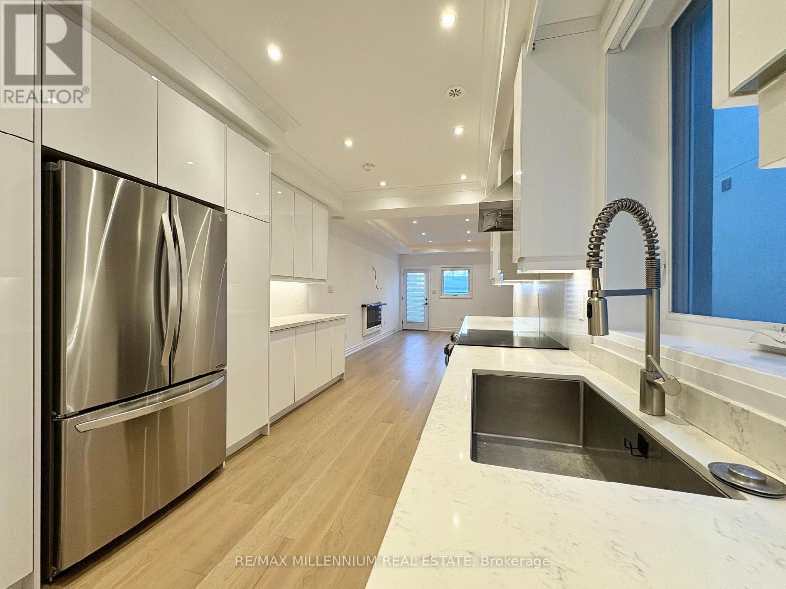 267 Symington Avenue, Toronto, Ontario  M6P 3W7 - Photo 3 - W12498154