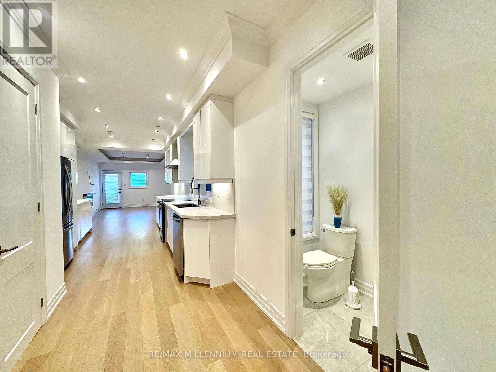 267 Symington Avenue, Toronto, Ontario  M6P 3W7 - Photo 5 - W12498154