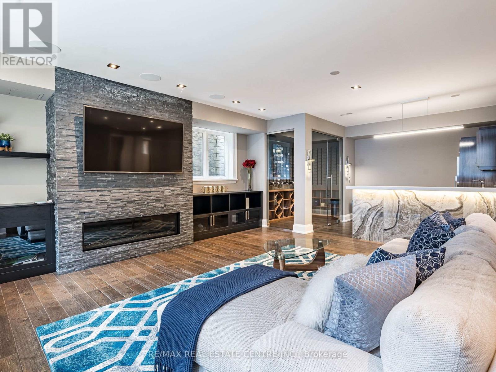 122 Wimbleton Road, Toronto (Edenbridge-Humber Valley), Ontario  M9A 3S6 - Photo 44 - W12498158