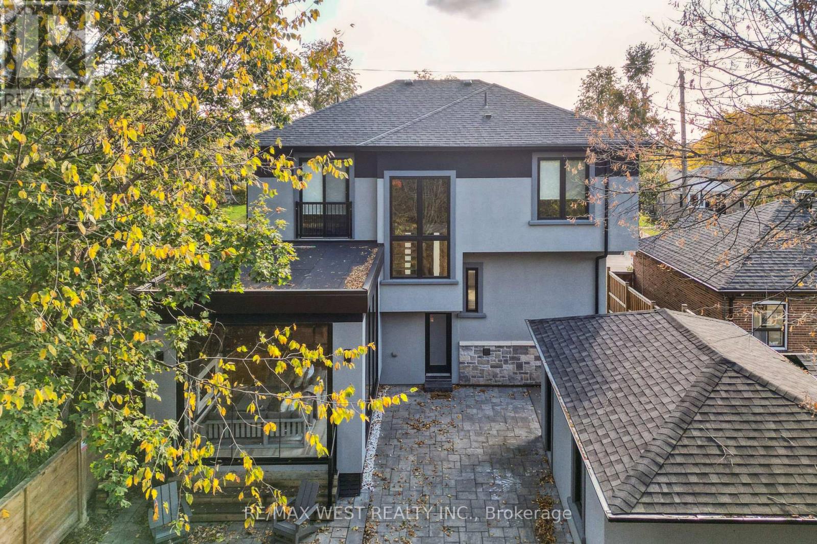 48 Arrowsmith Avenue, Toronto (Brookhaven-Amesbury), Ontario  M6M 2W7 - Photo 21 - W12498162