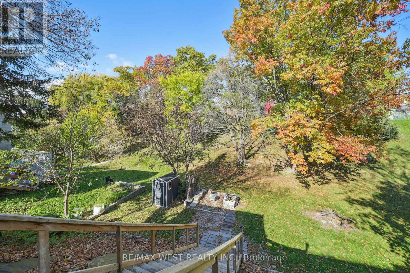 48 Arrowsmith Avenue, Toronto (Brookhaven-Amesbury), Ontario  M6M 2W7 - Photo 25 - W12498162