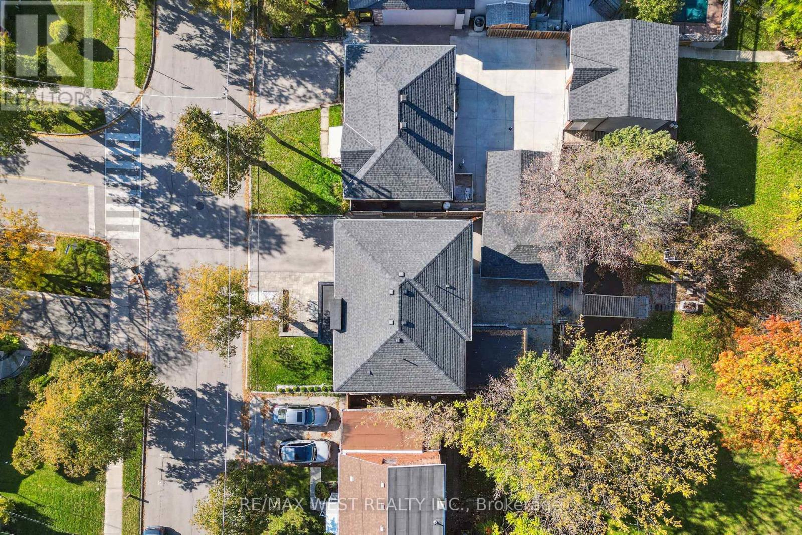 48 Arrowsmith Avenue, Toronto (Brookhaven-Amesbury), Ontario  M6M 2W7 - Photo 27 - W12498162