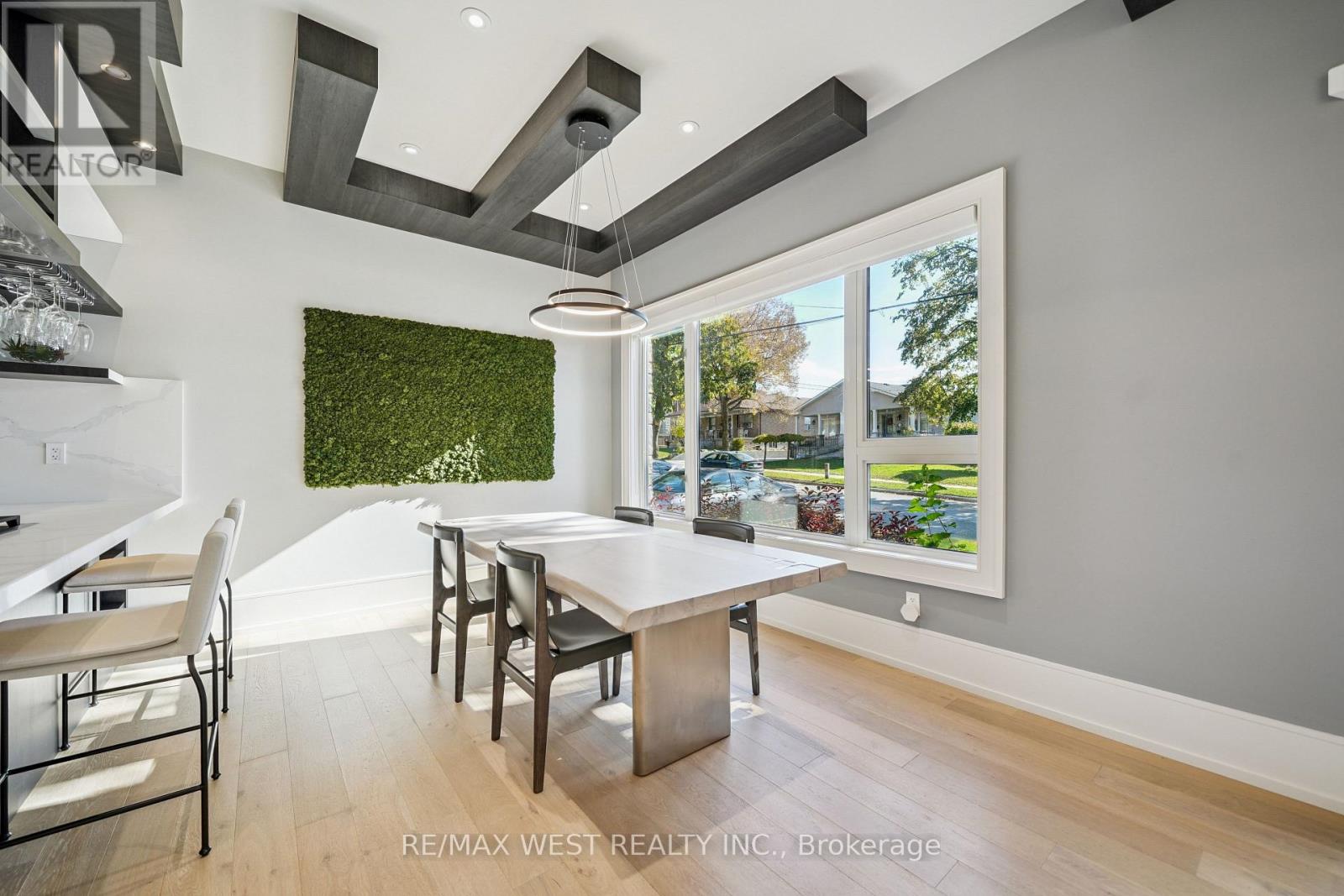 48 Arrowsmith Avenue, Toronto (Brookhaven-Amesbury), Ontario  M6M 2W7 - Photo 4 - W12498162