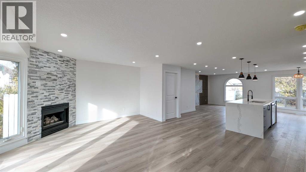 4 Harvey Place Sw, Calgary, Alberta  T2V 3A5 - Photo 2 - A2267449