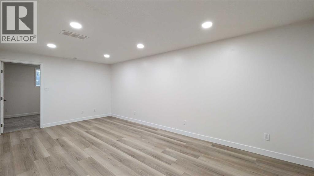 4 Harvey Place Sw, Calgary, Alberta  T2V 3A5 - Photo 19 - A2267449