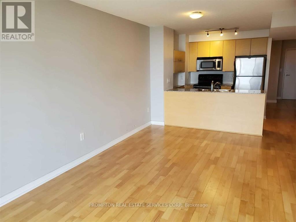 811 - 11 Brunel Court, Toronto, Ontario  M5V 3Y3 - Photo 4 - C12497932