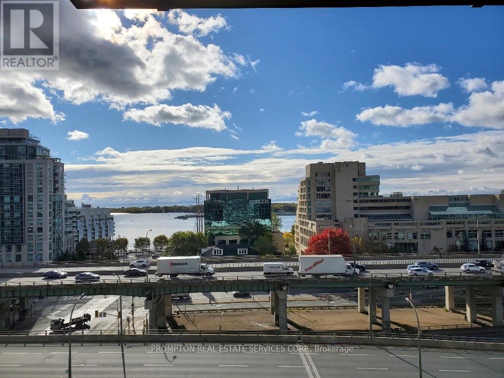 811 - 11 Brunel Court, Toronto, Ontario  M5V 3Y3 - Photo 10 - C12497932