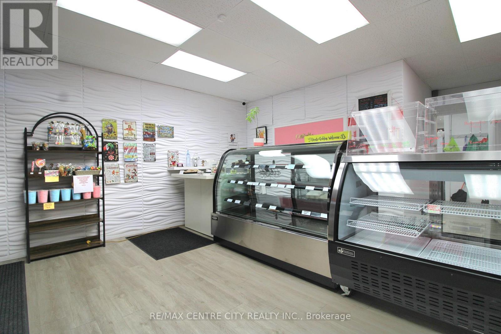 6 - 954 Leathorne Street, London South, Ontario  N5Z 3M5 - Photo 5 - X12498226