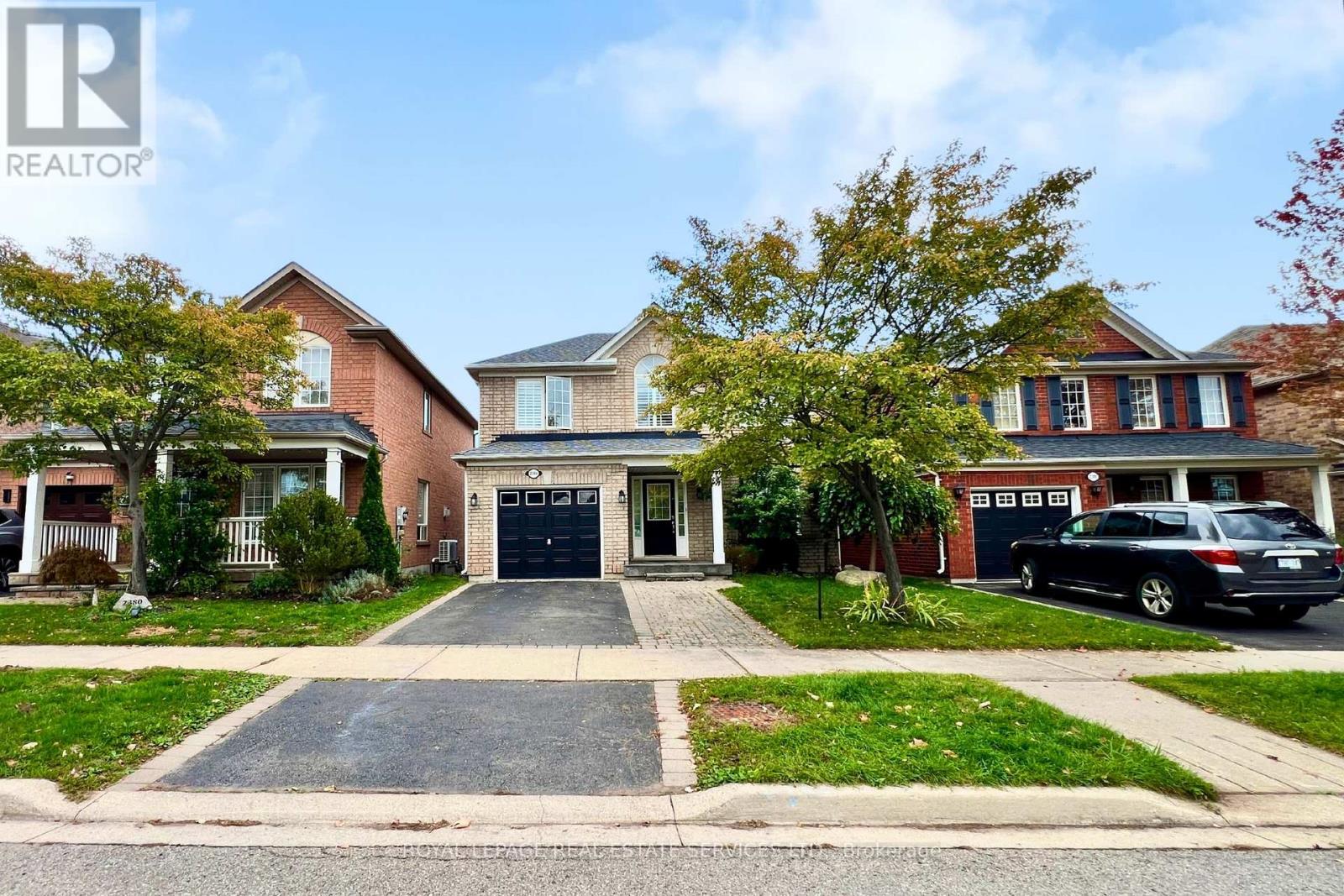 2384 Hollybrook Drive, Oakville, Ontario  L6M 4S8 - Photo 4 - W12462696