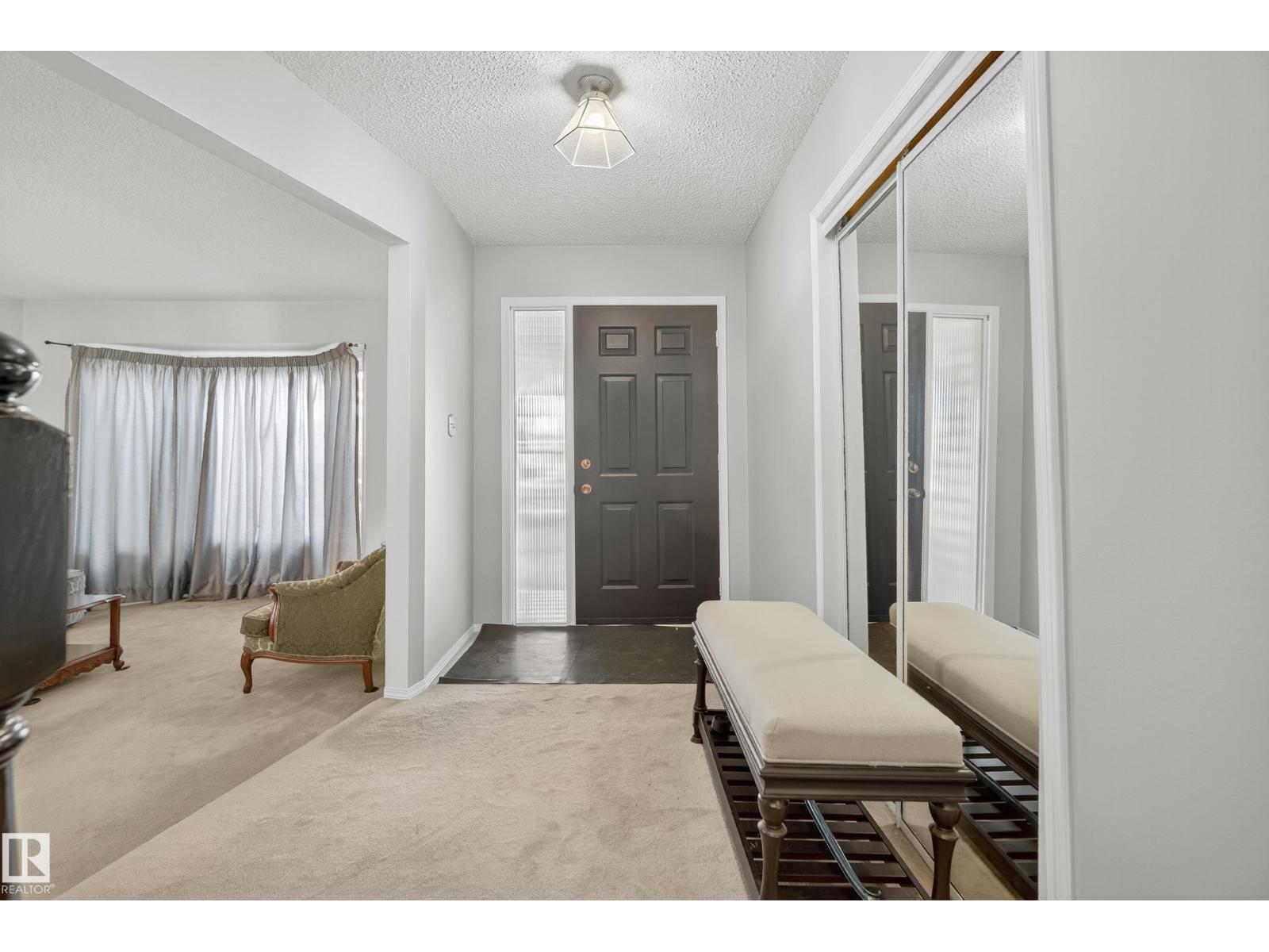 9807 154 Av Nw, Edmonton, Alberta  T5X 5R2 - Photo 3 - E4464317