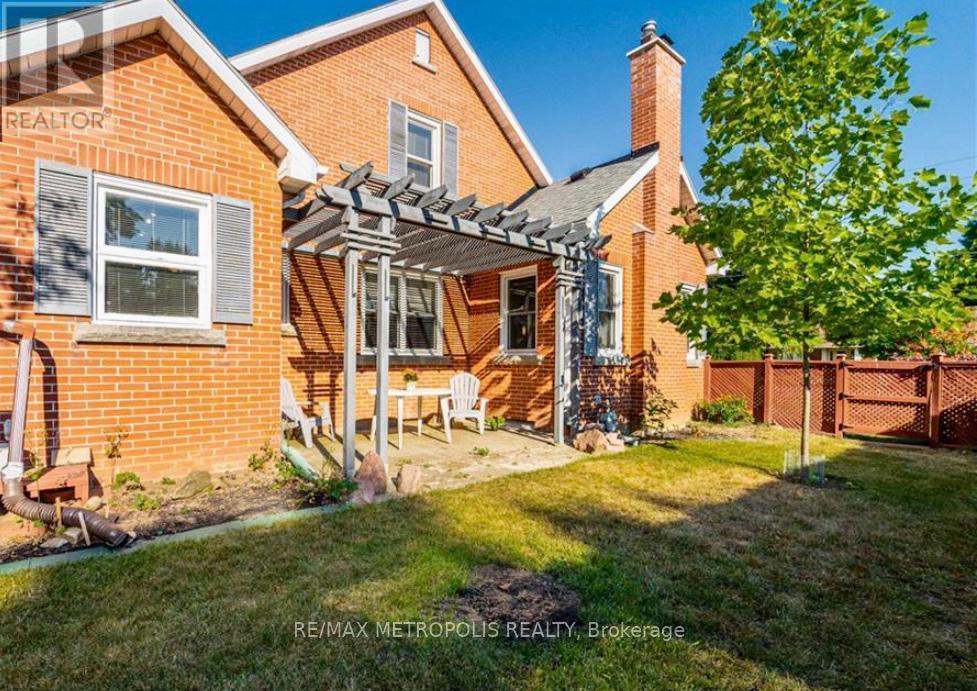 117 Queensway Drive, Brantford, Ontario  N3R 4X1 - Photo 21 - X12498176