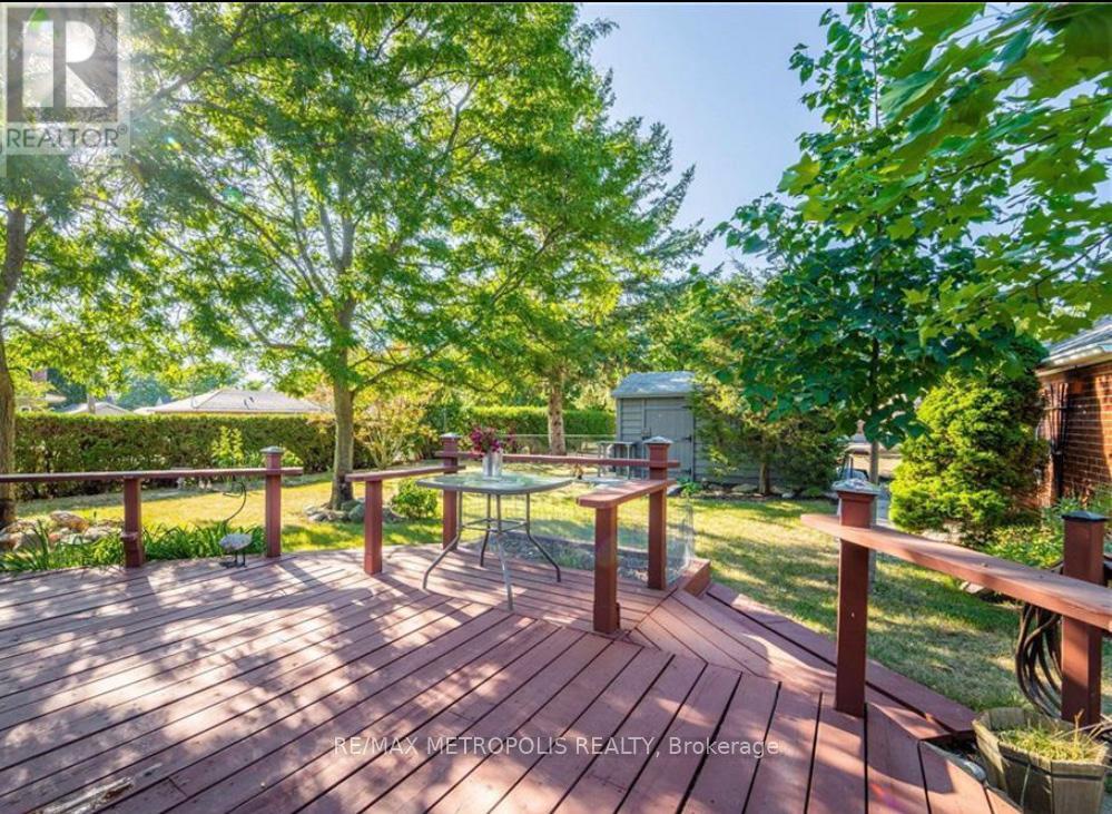 117 Queensway Drive, Brantford, Ontario  N3R 4X1 - Photo 25 - X12498176