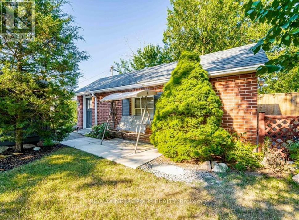 117 Queensway Drive, Brantford, Ontario  N3R 4X1 - Photo 26 - X12498176