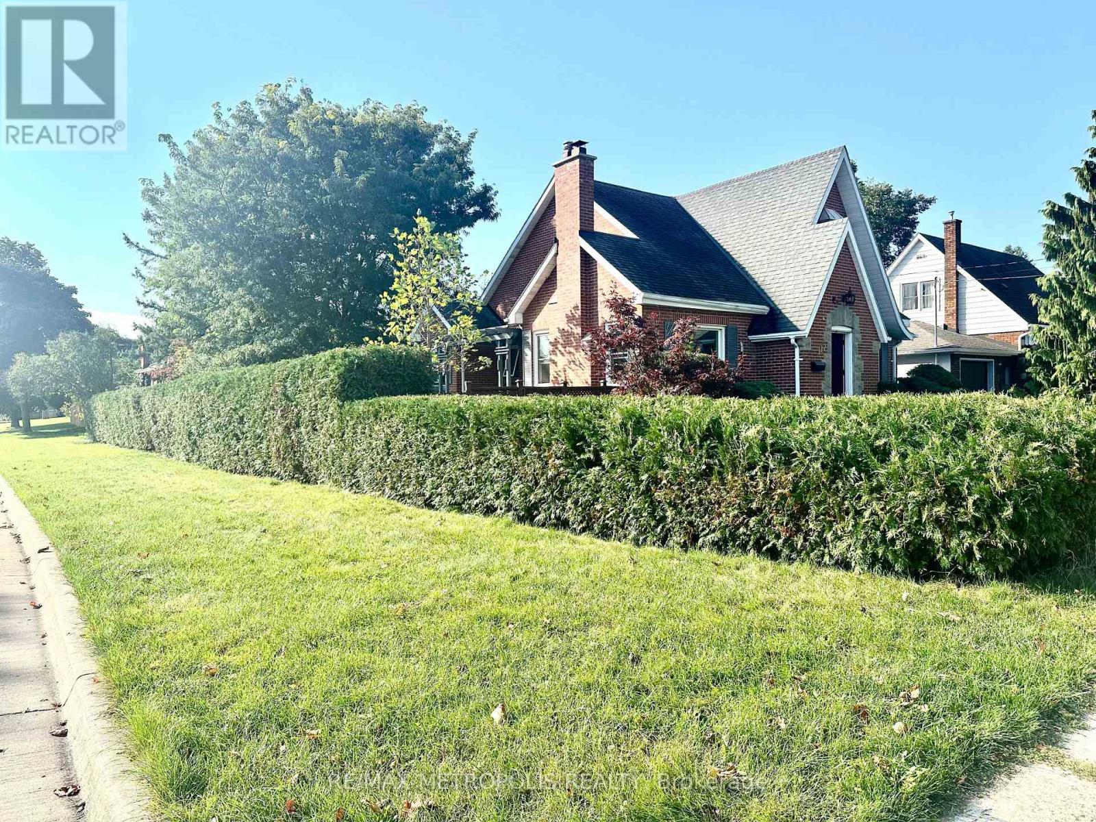 117 Queensway Drive, Brantford, Ontario  N3R 4X1 - Photo 4 - X12498176