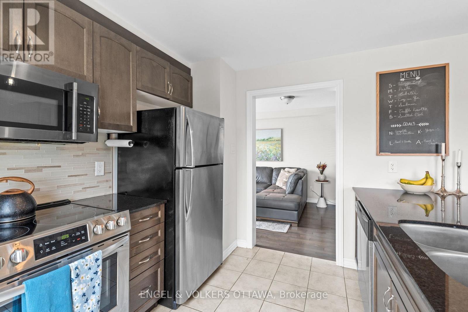 349 Pumpkinseed Crescent, Ottawa, Ontario  K2J 6K1 - Photo 18 - X12498220