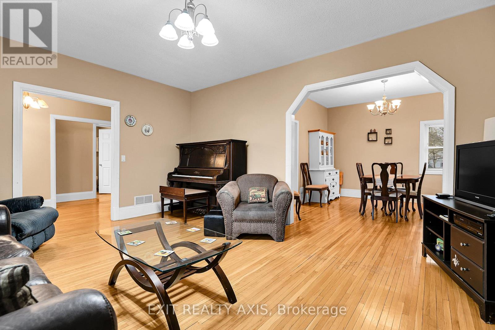 44 Main Street W, Westport, Ontario  K0G 1X0 - Photo 10 - X12498222