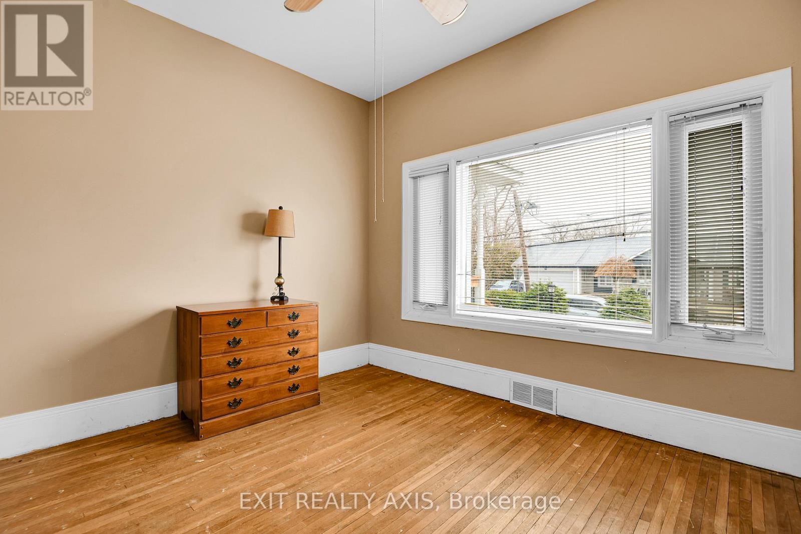 44 Main Street W, Westport, Ontario  K0G 1X0 - Photo 21 - X12498222