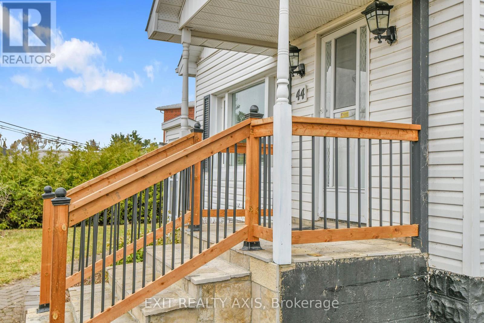 44 Main Street W, Westport, Ontario  K0G 1X0 - Photo 3 - X12498222