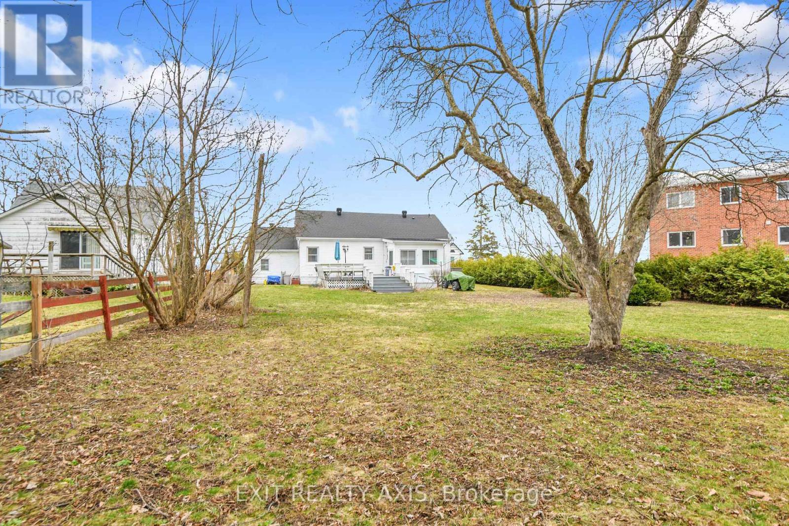 44 Main Street W, Westport, Ontario  K0G 1X0 - Photo 30 - X12498222